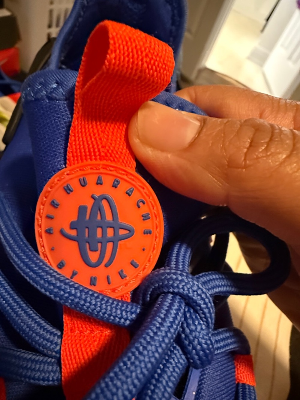 Men’s Air Huarache by Nike Sneakers blue with Neon Orange Accents. - Picture 3 of 3